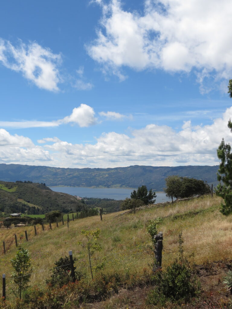 amping en Guatavita vista represa Tominé